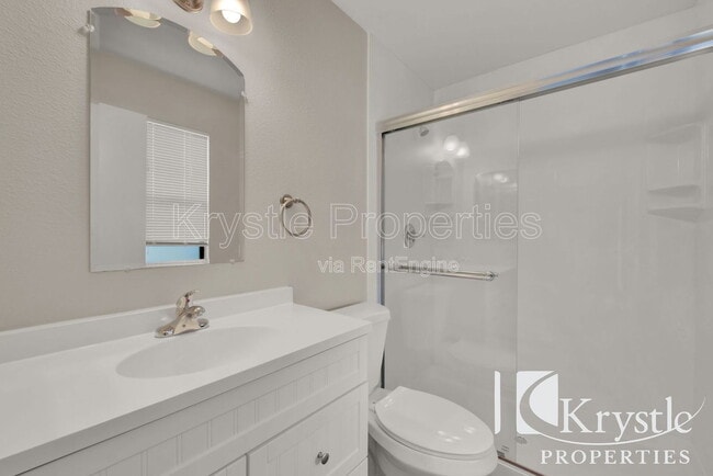 Building Photo - 2261 Clearview Cir