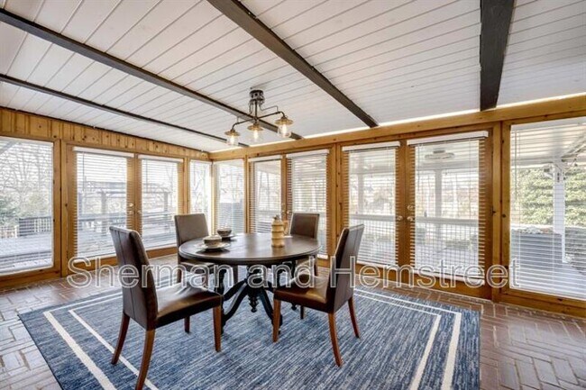 Building Photo - 289 Ashbrook Dr