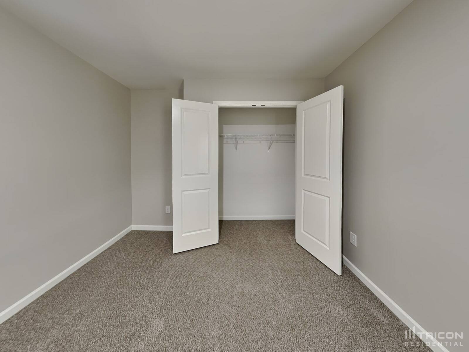 Building Photo - 200 Spring Knoll Dr