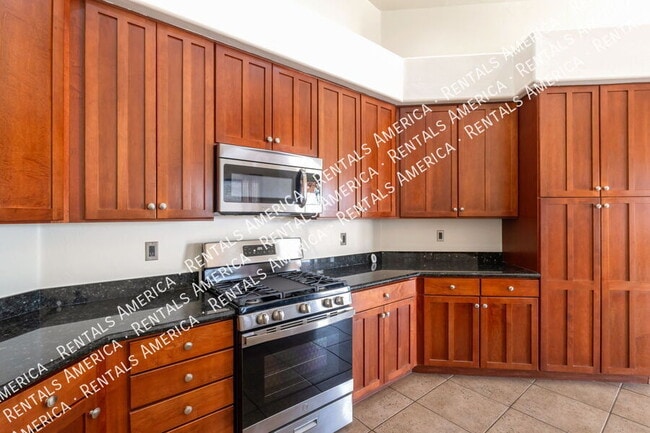 Building Photo - 14024 E Fairway Bluff Ct