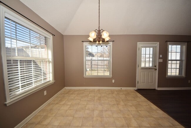 Building Photo - Wonderful 3 bed, 2 bath home near Shelby Farms Park.