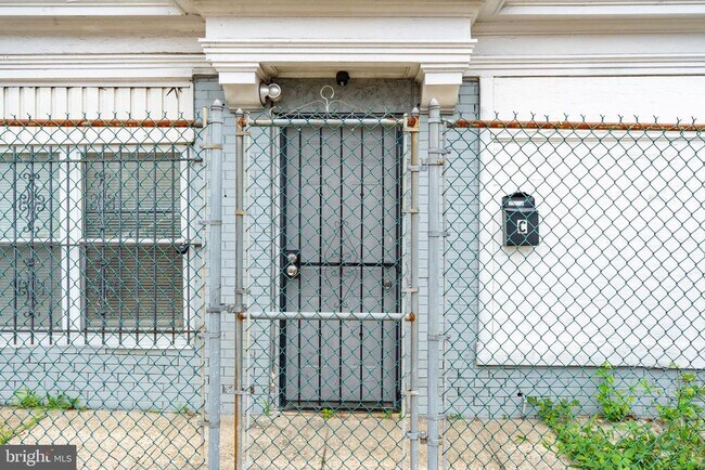 Building Photo - 5763 Pemberton St
