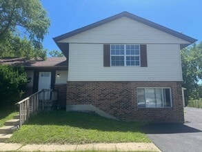 Building Photo - Available Now – 4 Bed, 2 Bath