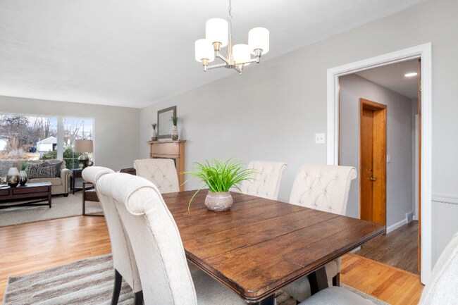 Building Photo - 1506 Starling Dr