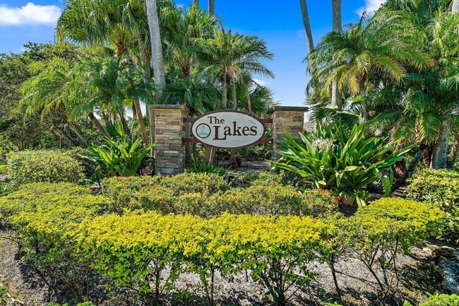 Building Photo - 2320 23rd Ct