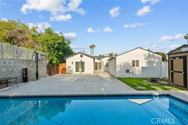 Building Photo - 5937 Ranchito Ave