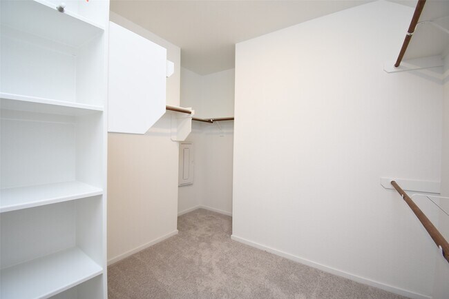 Building Photo - 6303 Golden Seaton Dr
