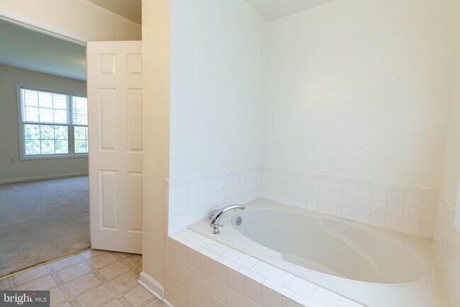 Building Photo - 59 Stork Ln