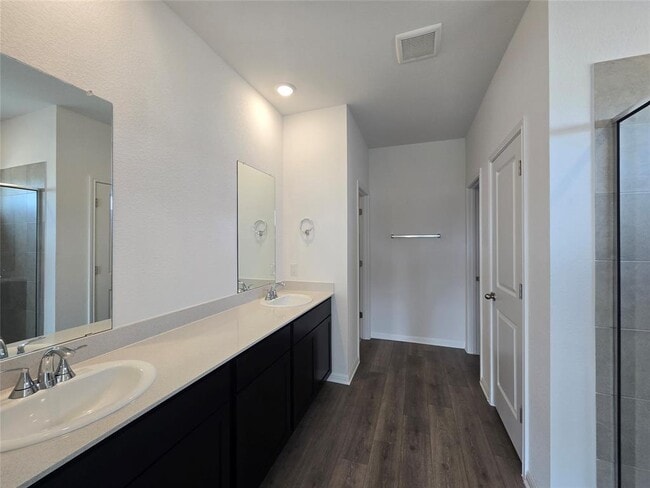 Building Photo - 715 Universal Dr