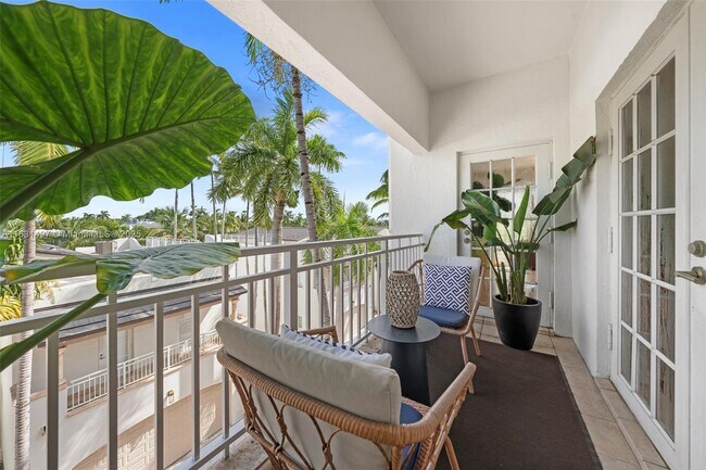 Building Photo - 1415 Sunset Harbour Dr