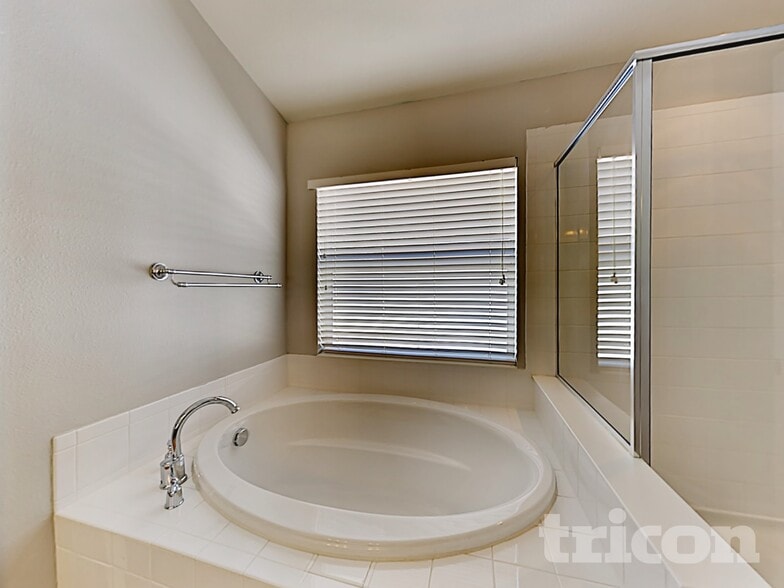 Building Photo - 424 Sea Holly Dr