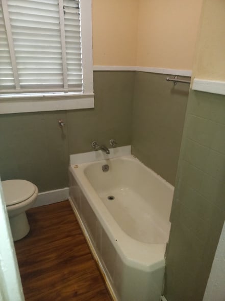 Building Photo - 408 Voorhies St