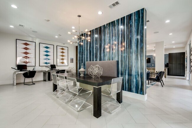 Building Photo - 5005 Galleria Dr