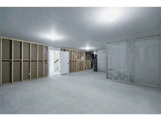 Building Photo - 13386 Fondant Trail N