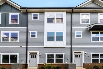 Building Photo - Beautiful 3BR 3.5BA Townhome w/ Full Appliance Kitchen • Garage Parking in West End