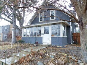 Building Photo - Pet-Friendly South Mpls 1BR | Fenced Yard | Available Immediately!