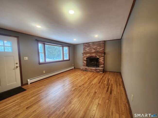 Building Photo - 8 Quinn St