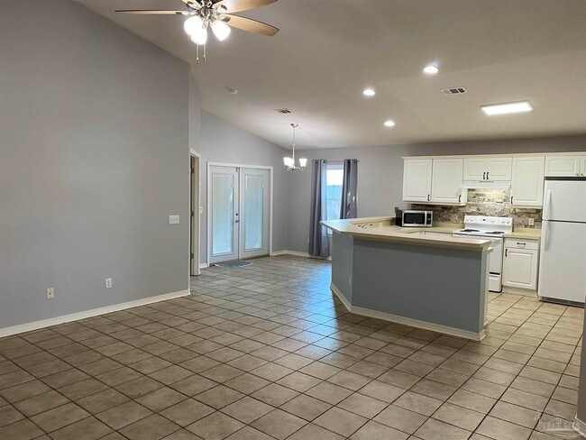 Building Photo - 327 Mizzen Ln