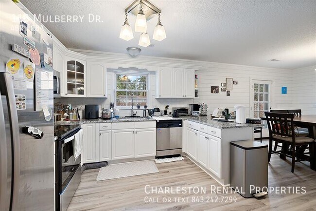 Building Photo - 118 Mulberry Dr