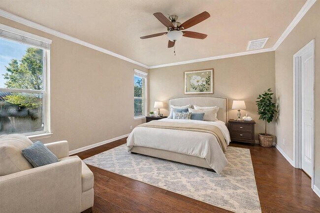 Building Photo - 501 S Meadowlark St