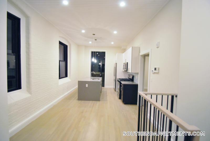 Building Photo - 11 Newcomb St