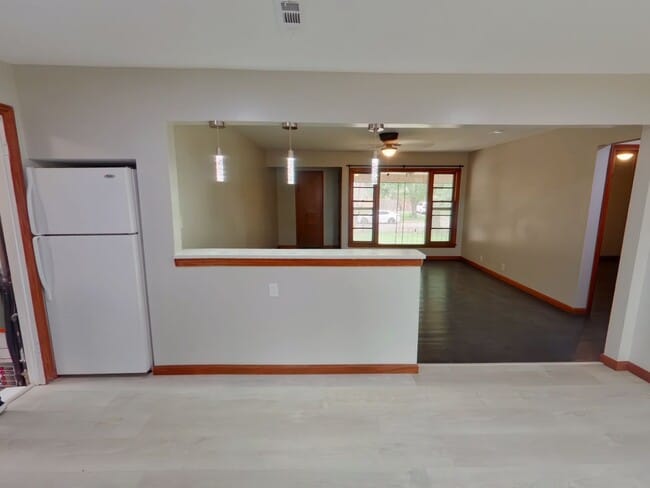 Building Photo - 1739 Lexington Rd