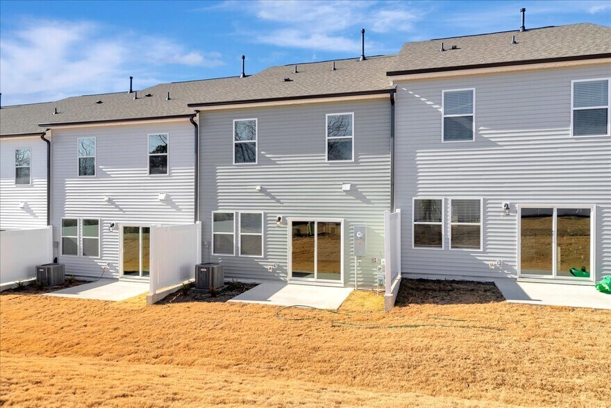 Building Photo - 256 Hank Wy
