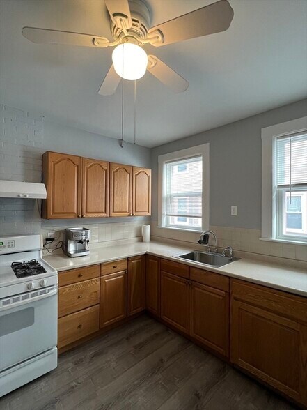 Building Photo - 52 Clement Ave