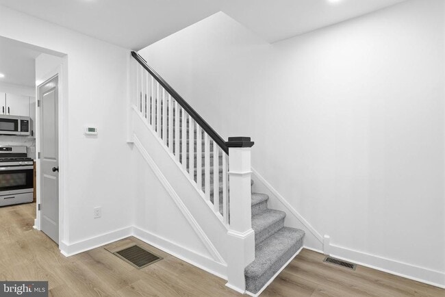 Building Photo - 7803 Monroe Ave