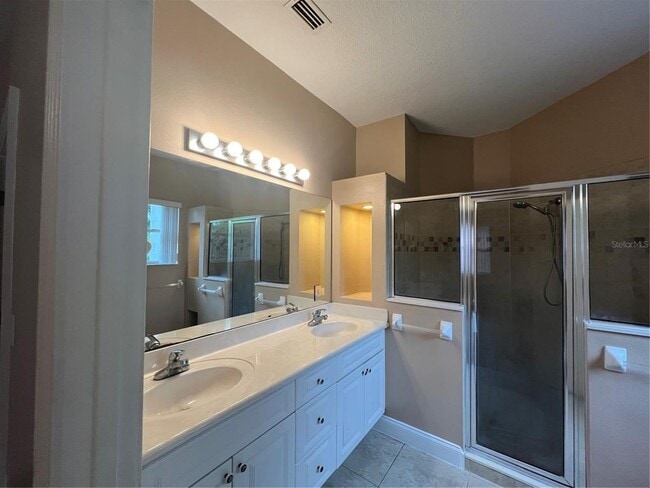 Building Photo - 20 Woodfield Dr