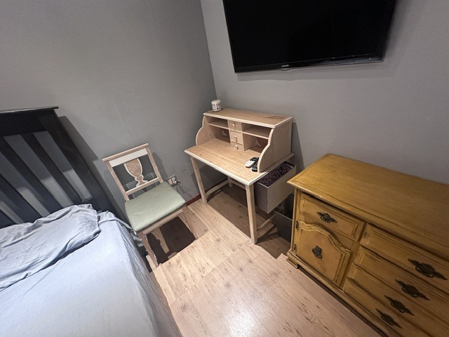 Bedroom #1 Workstation - 870 W 19th St