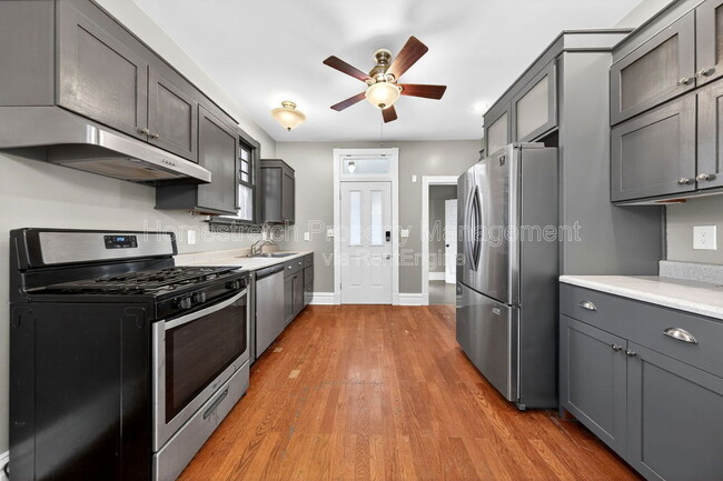 Building Photo - 2424 Oakland Ave