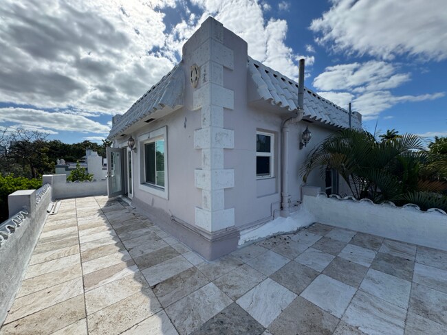 Building Photo - 1664 SW 9th St