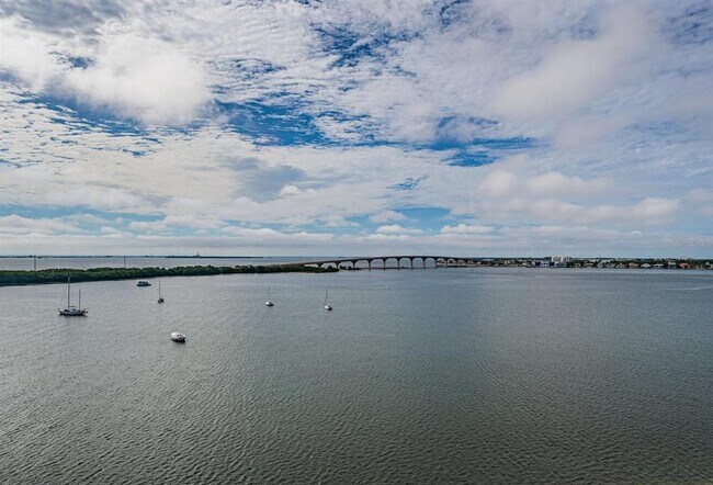 Building Photo - 6291 Bahia Del Mar Cir N