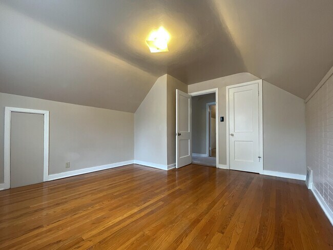 Building Photo - 4924 N 73rd St