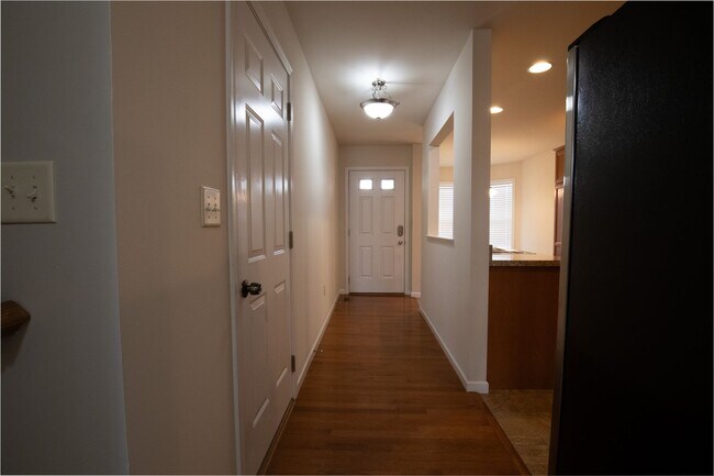 Building Photo - Spacious 3BR Townhome in Harrisburg – First-floor primary bedroom, Garage & Deck!