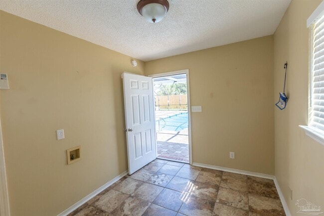 Building Photo - 400 Ridge Wood Cir