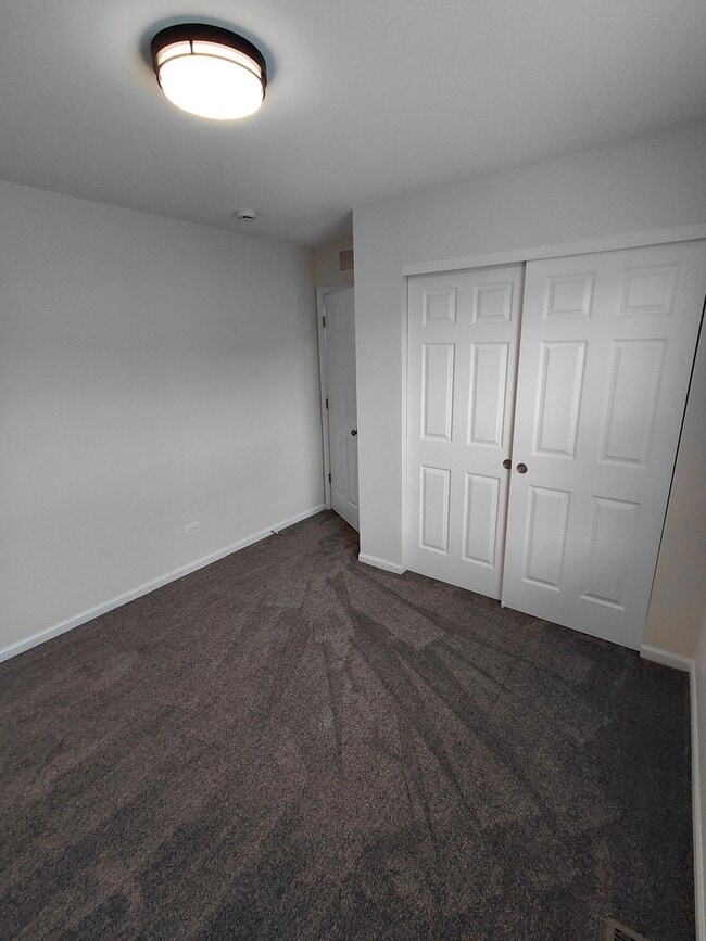 Building Photo - 7214 Bradley Dr