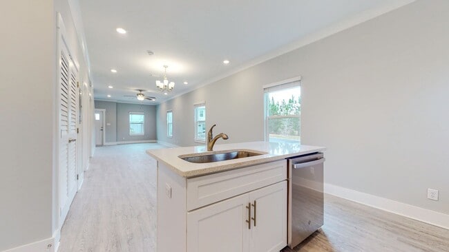 Building Photo - End unit!  Washer/Dryer Included! Beautiful 3 Bedroom Townhome (larger floorpan) with Screened-In...