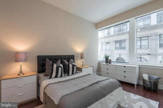 Building Photo - 1501 Locust St