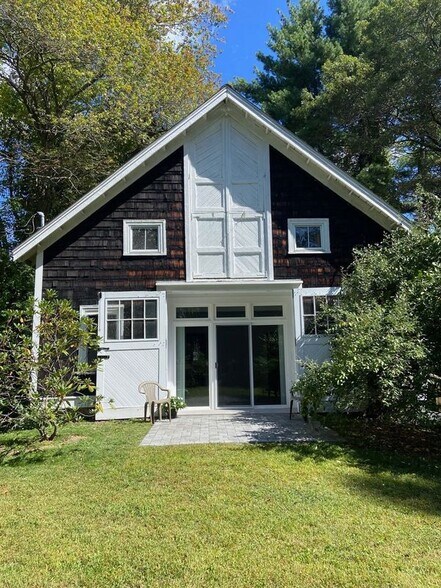 Primary Photo - 43 Adams St