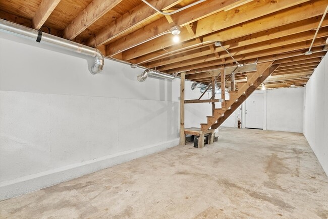 Building Photo - 1139 Lincoln St