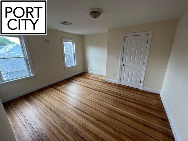 Building Photo - No Broker Fee - South Boston 4 bed availab...