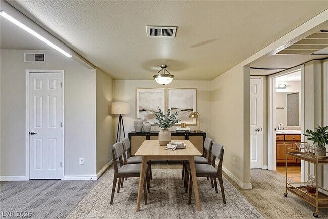 Building Photo - 4450 Sandy River Dr