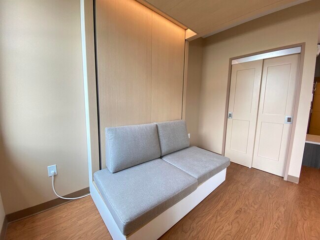 Building Photo - 83 Hanover St