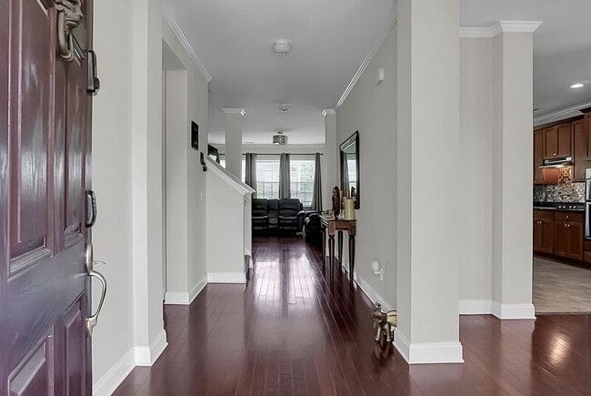 Building Photo - 334 Albrighton Way