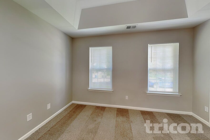 Building Photo - 2120 Ballingarry Dr