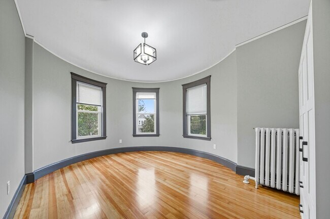 Building Photo - 24 Hinckley St