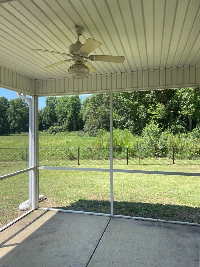 Building Photo - 103 Dartha Ct