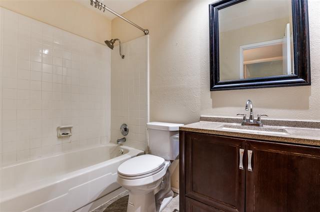 Building Photo - 612 McKown Dr
